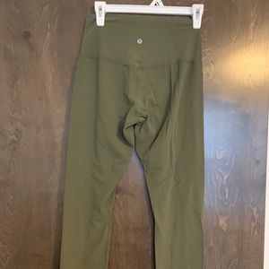 Lululemon Aligns Light Olive